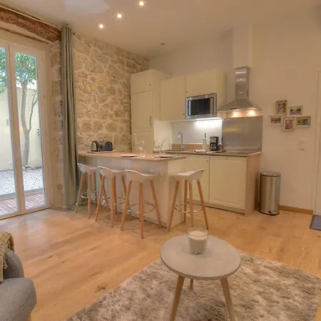 Spacieux 2p, Jardin, Plage à Pieds / Vieille Ville Appartement *